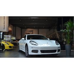 Porsche Panamera 4 Edition -16