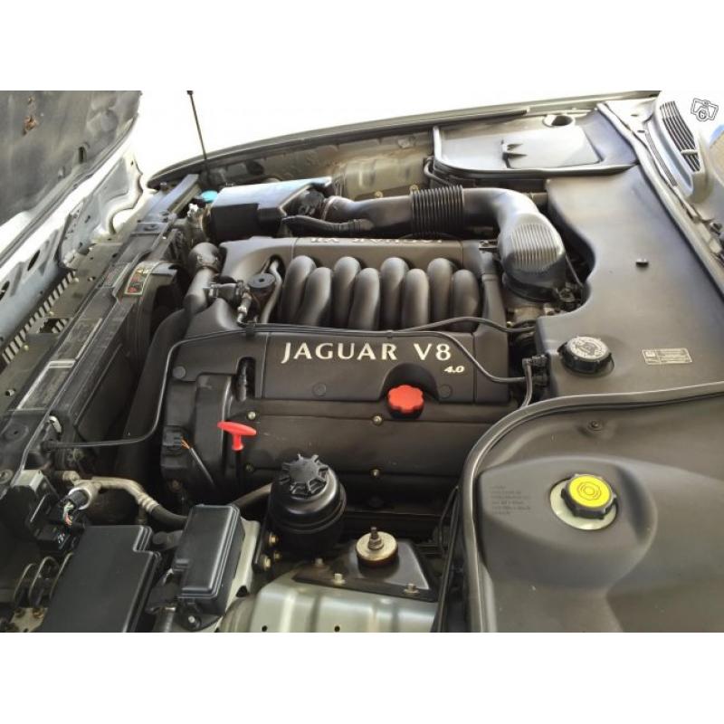 Jaguar XJ8 Vanden Plas -03