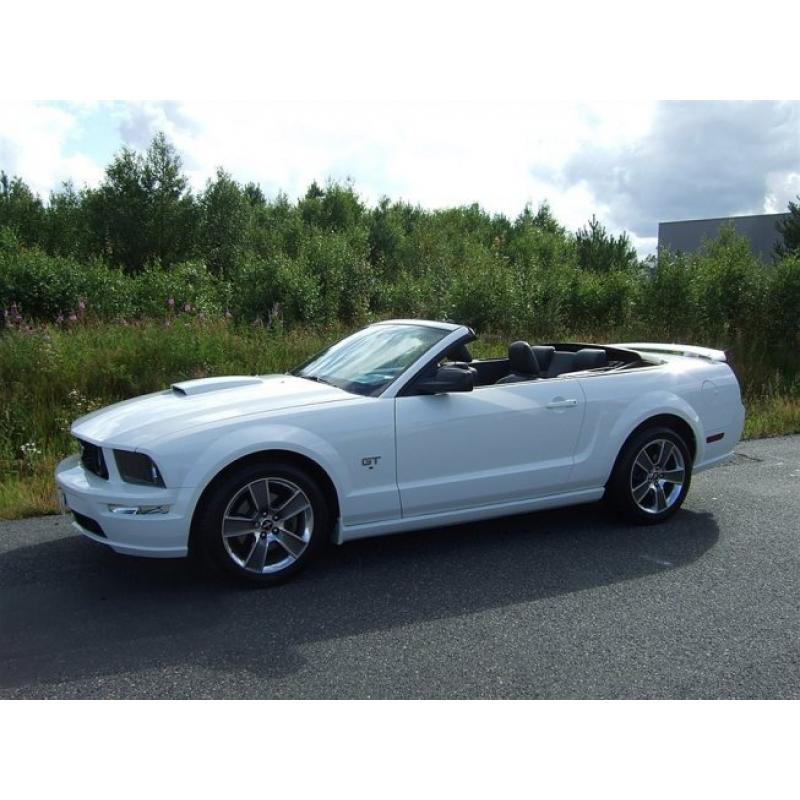 Ford Mustang GT Premium CAB -08