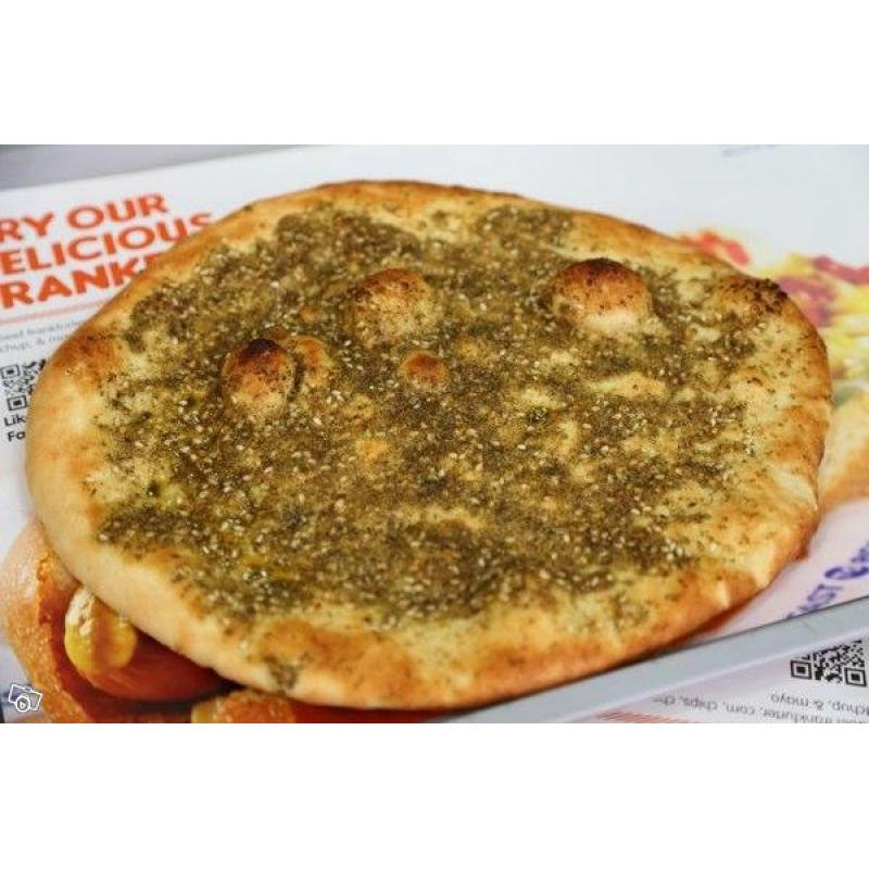 Lahmacun Köttfärspizza/Pizza med zaatar/ost